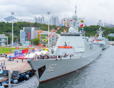 易烊千玺机场
