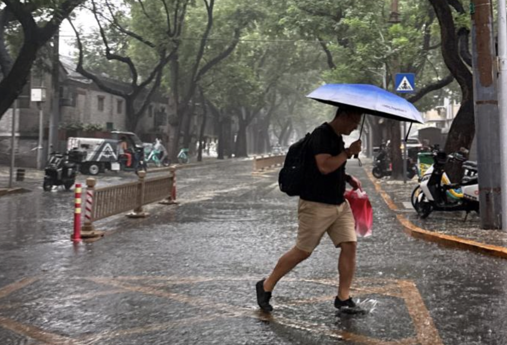 他一搂我就知道跑不了了